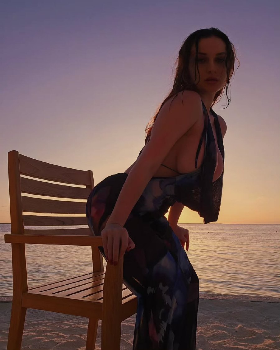 Sexy girl Miranda Faith nude in Agra