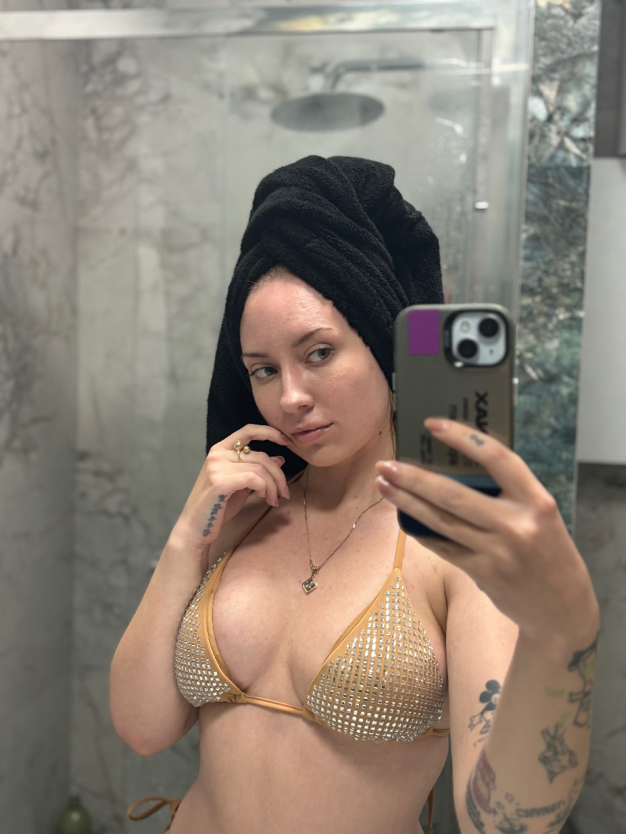 Nude girl KateV in Agra